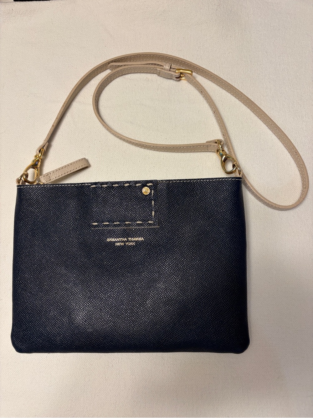 Samantha Thavasa New York Cross-body Bag